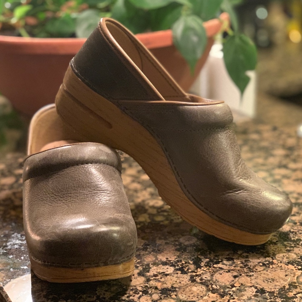 Dansko Clogs Stone size US-7 UK-37 Nursing